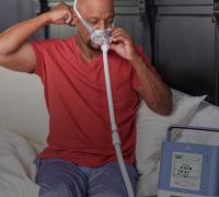 Man using the Philips CPAP/BiLevel PAP