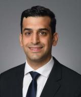 Headshot Aurasch Moaven, MD