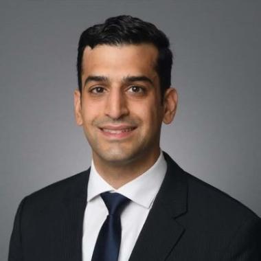 Headshot, Aurasch Moaven, MD